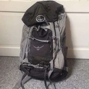 Osprey brand hiking back pack kestrel 58